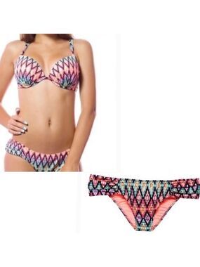 Victoria’s Secret The Knockout Bikini Chevron Print multicoloured bottoms Sz S